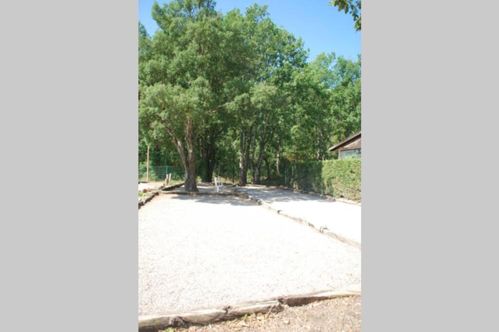 Mazet Dans Residence Avec Piscine Bagnols-en-Forêt Exterior foto